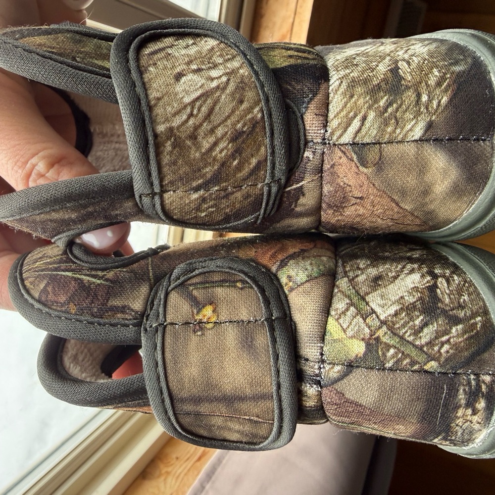 Bogs Kids' Green Camouflage Boots Infant Size 5 NWOT - Picture 6 of 7